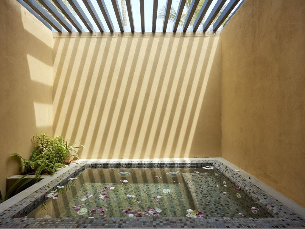 rooms-luxury-villa-suite