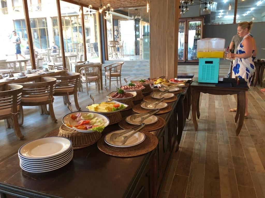 restaurants-restaurant