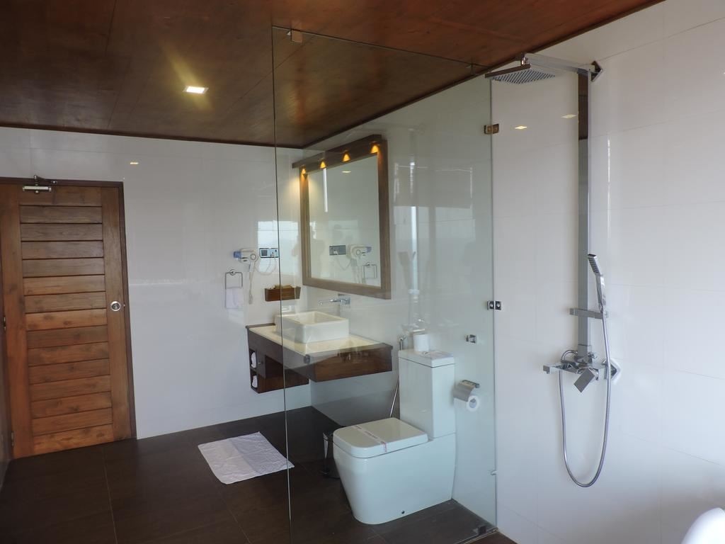 rooms-water-gate-deluxe-sea-view