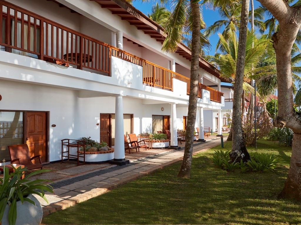 rooms-standard-sea-side-view-room