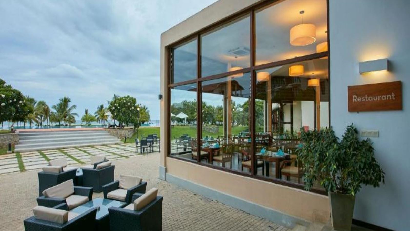 restaurants-sea-grass-restaurant