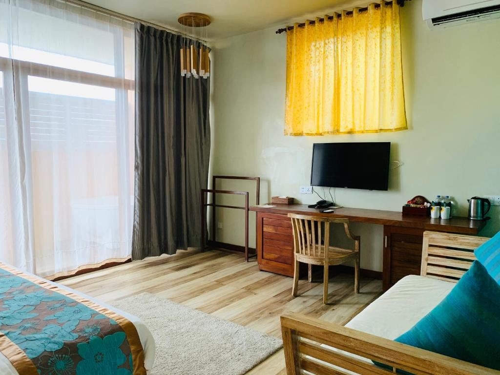 rooms-wave-queen-room