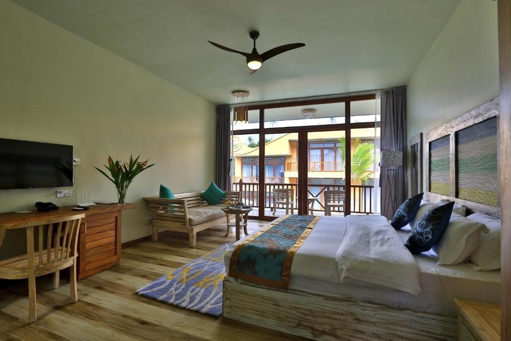 rooms-wave-king-room