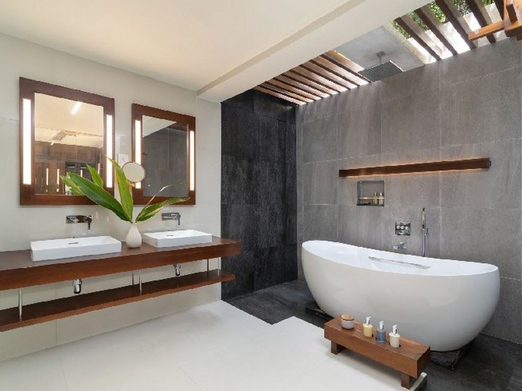 rooms-deluxe-suite-with-pool