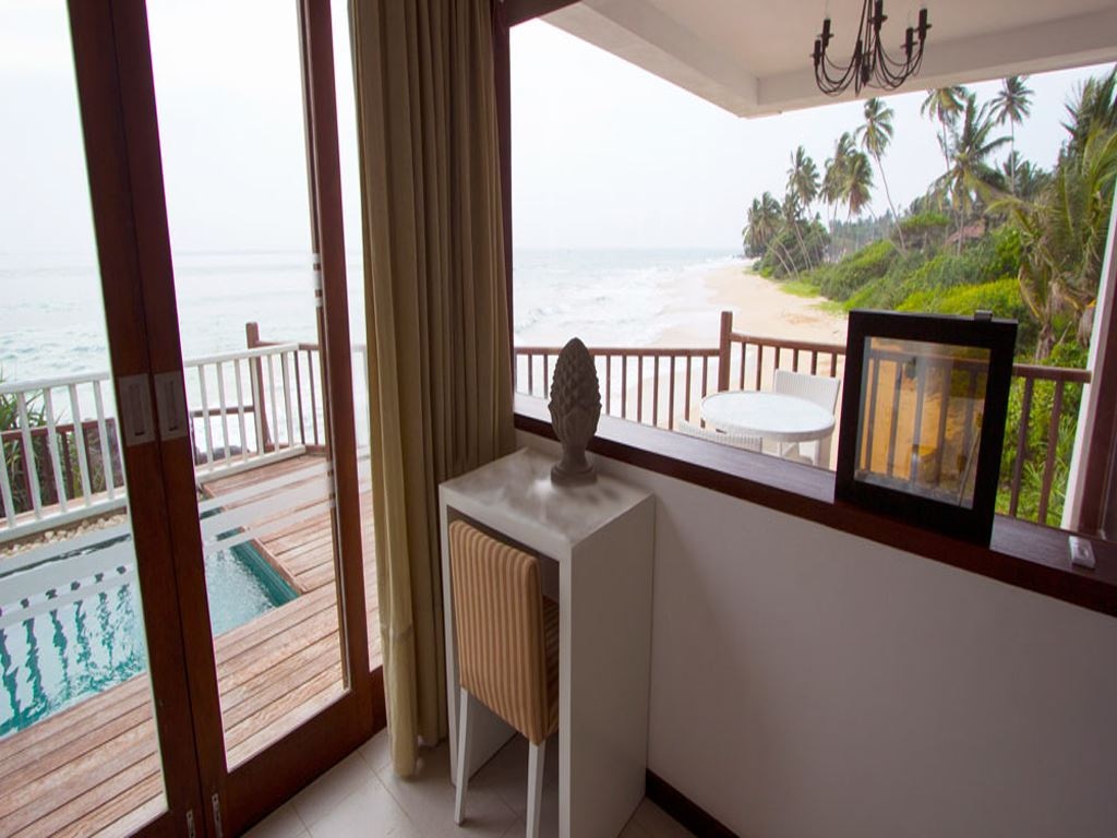 rooms-rose-petal-suites-with-plunge-pool