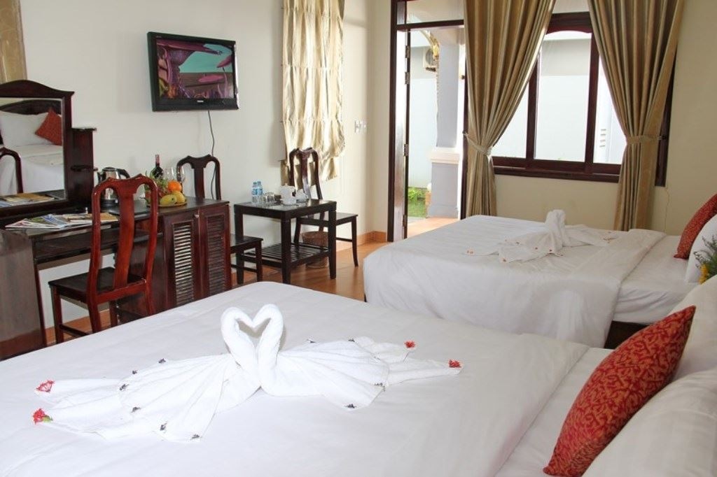 rooms-villa-garden-view