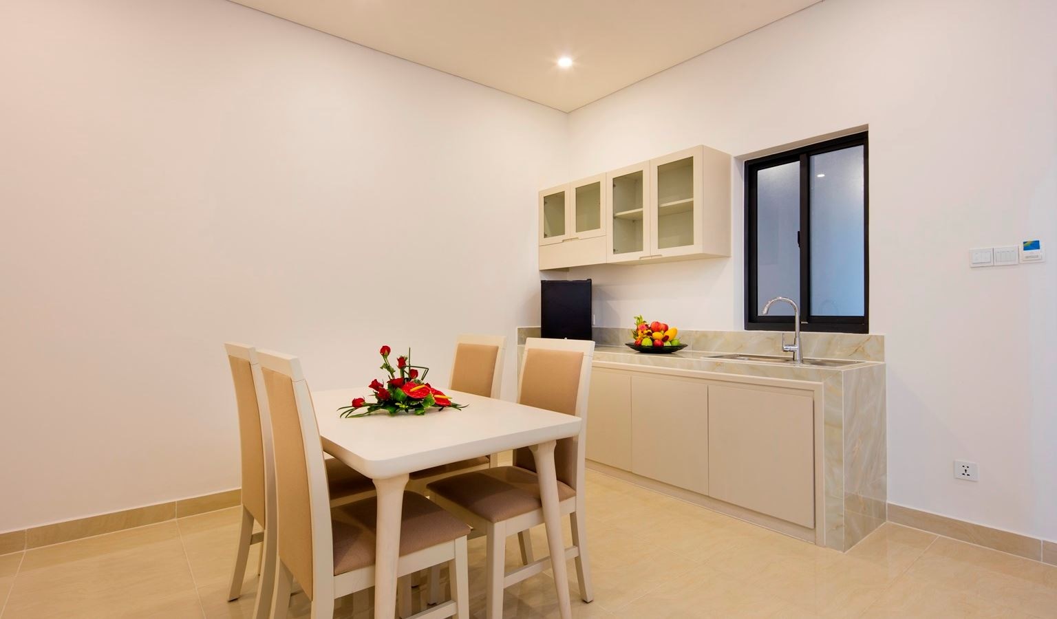 rooms-balcony-1-bedroom-apartment-with-garden-view