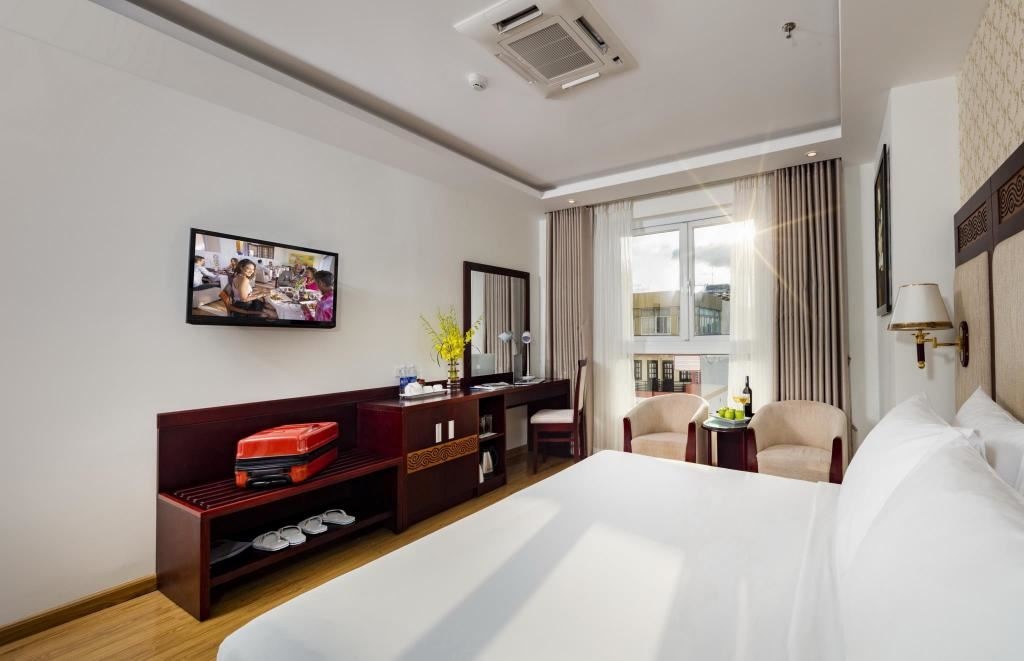 rooms-deluxe-city-view-room