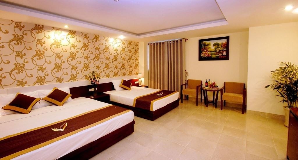 rooms-junior-suite-sea-view-with-balcony