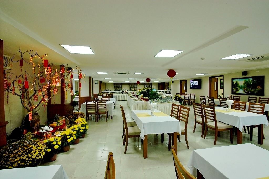 restaurants-restaurant