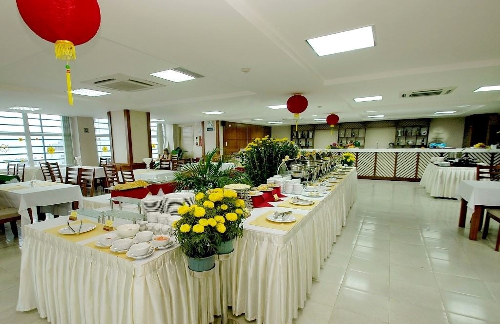 restaurants-restaurant