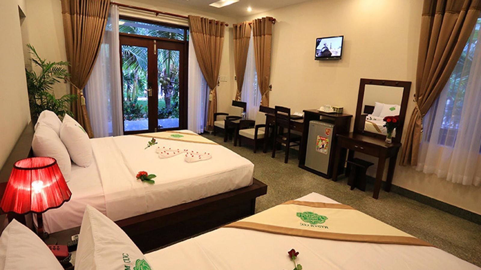 rooms-villa-garden-view