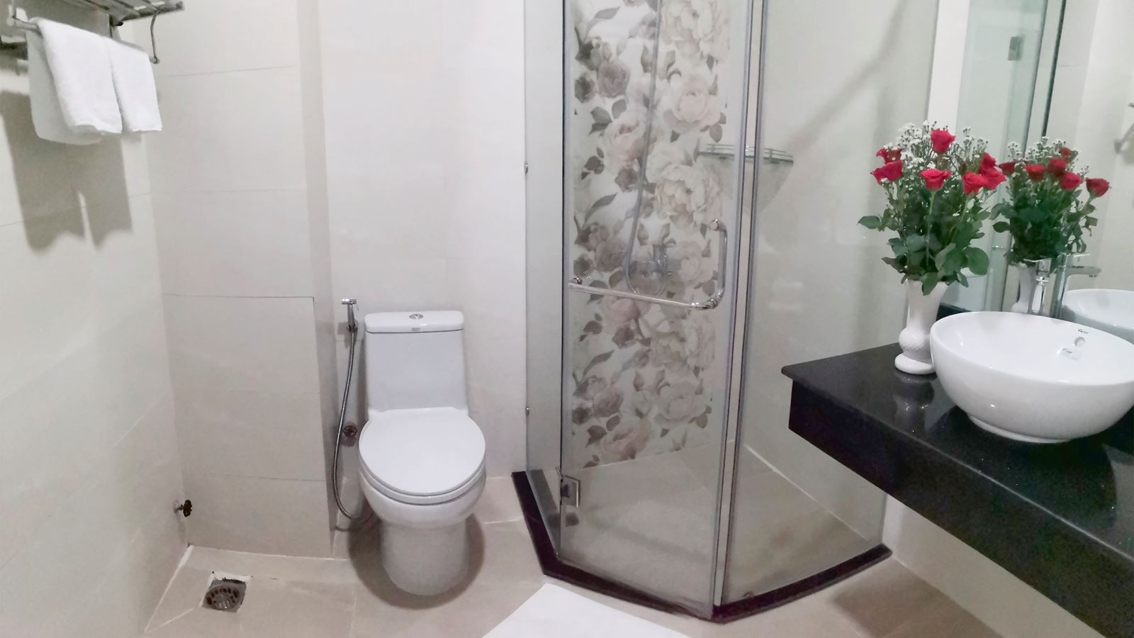 rooms-deluxe-balcony-twin-room