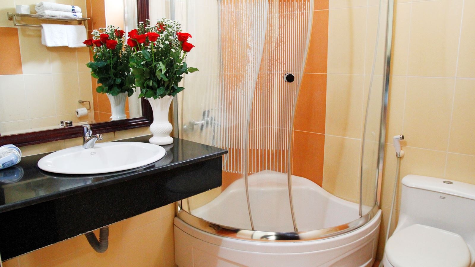 rooms-deluxe-balcony-twin-room