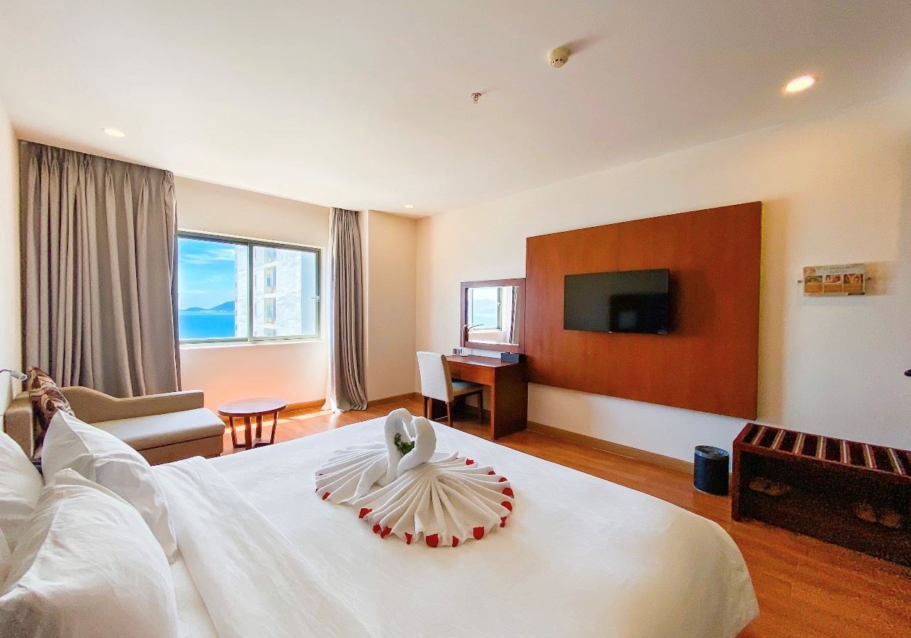 rooms-deluxe-sea-view-with-window