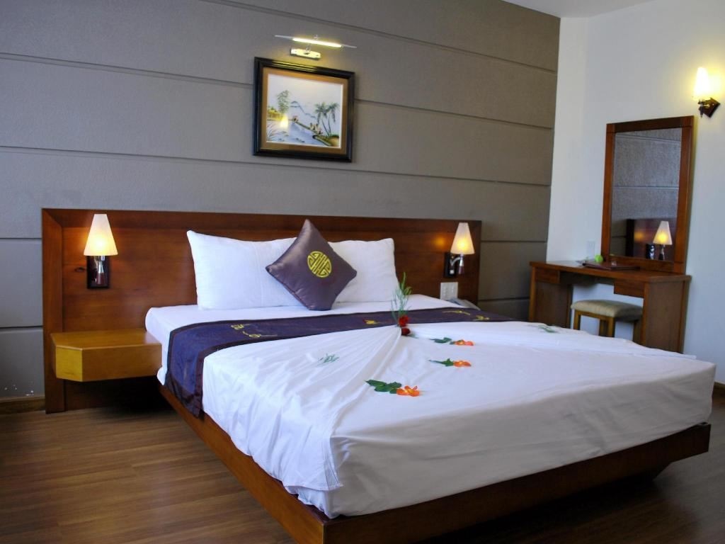 rooms-senior-deluxe-city-view