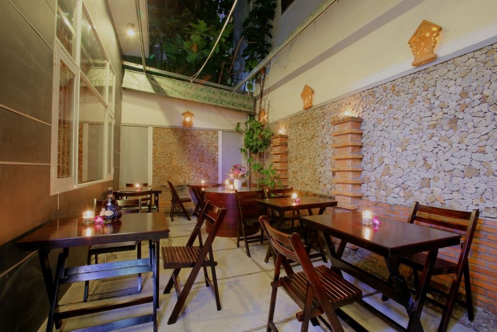 restaurants-restaurant