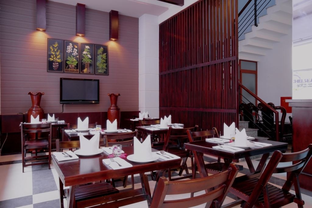 restaurants-restaurant