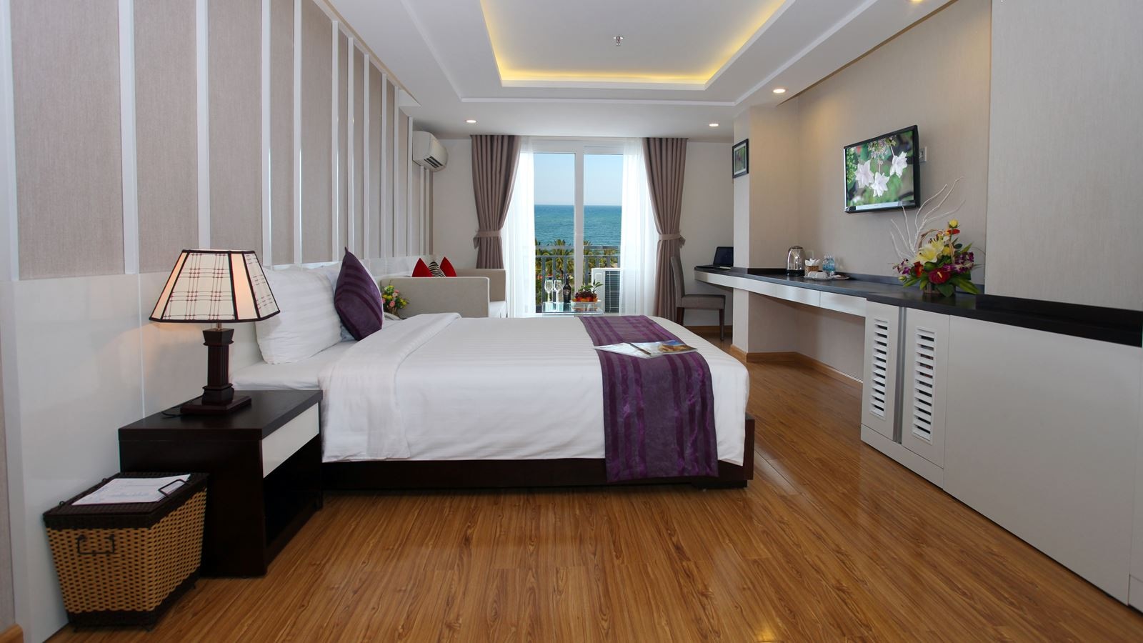 rooms-superior-mountain-view-room