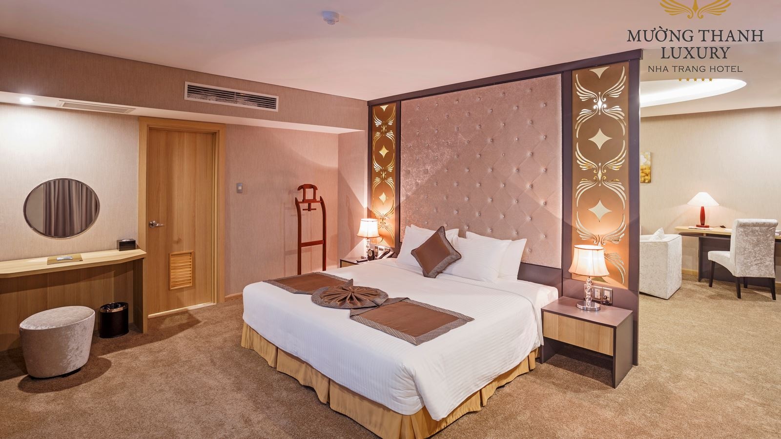 rooms-executive-suite-ocean-view