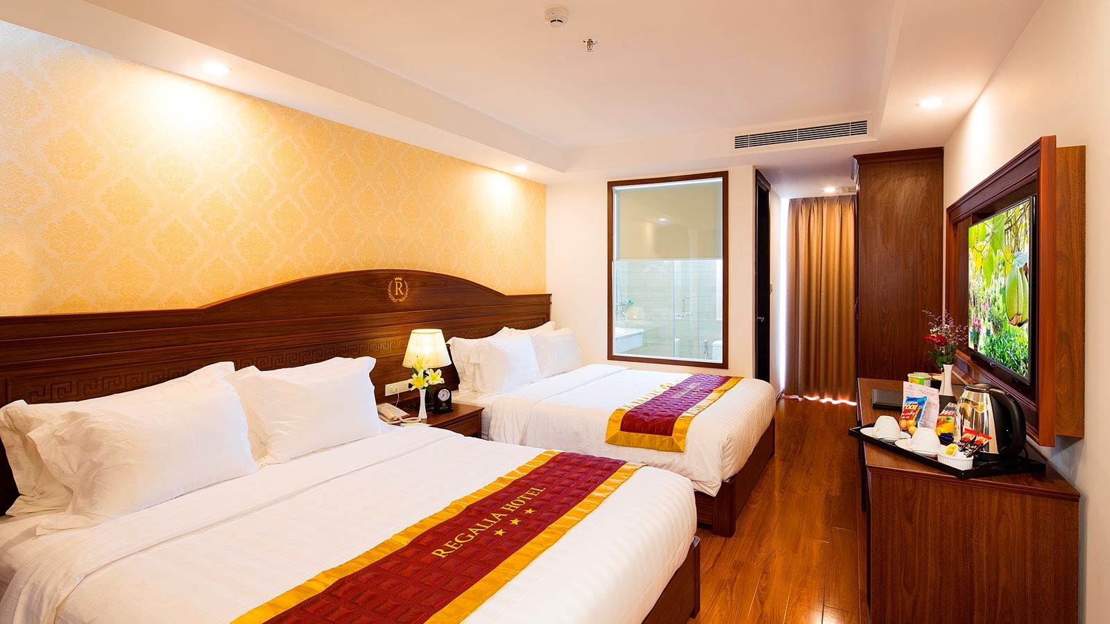 rooms-family-deluxe-city-view