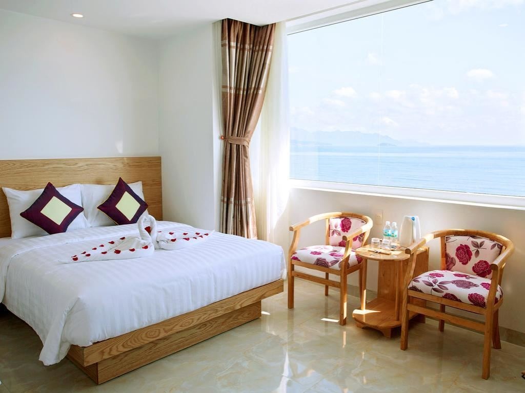 rooms-deluxe-seaview