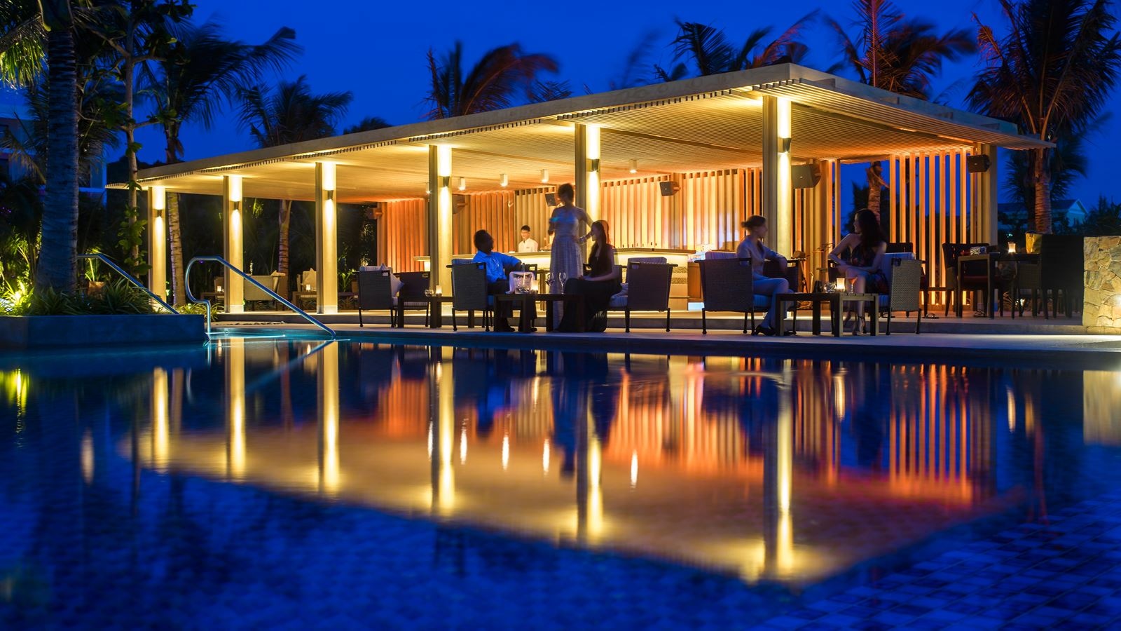 restaurants-pool-bar