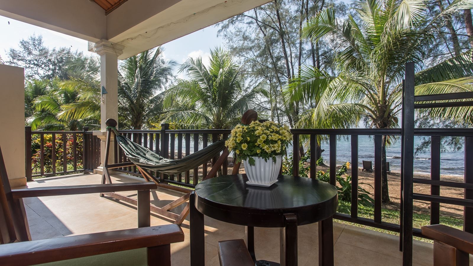 rooms-villa-beachfront