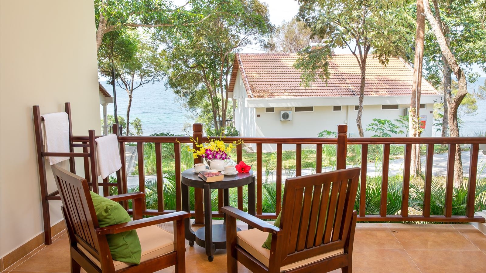 rooms-deluxe-seaview