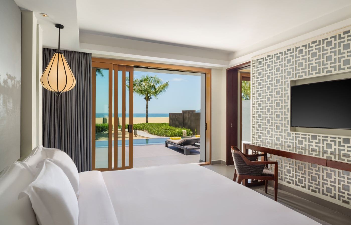 rooms-beachfront-2bedroom-pool-suite