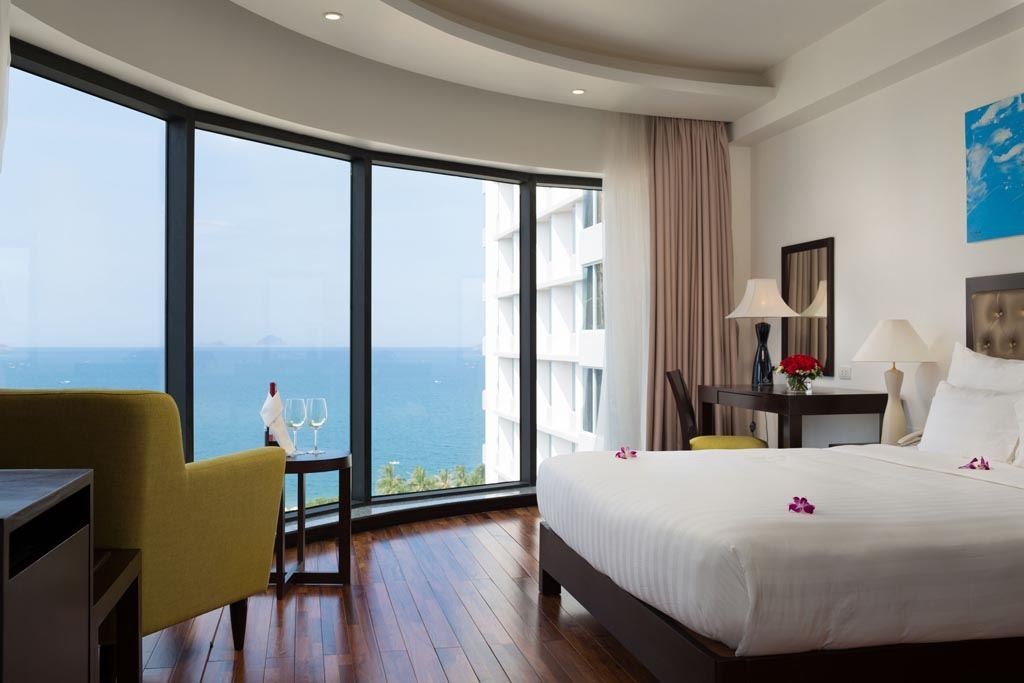 rooms-club-luxury-ocean-view