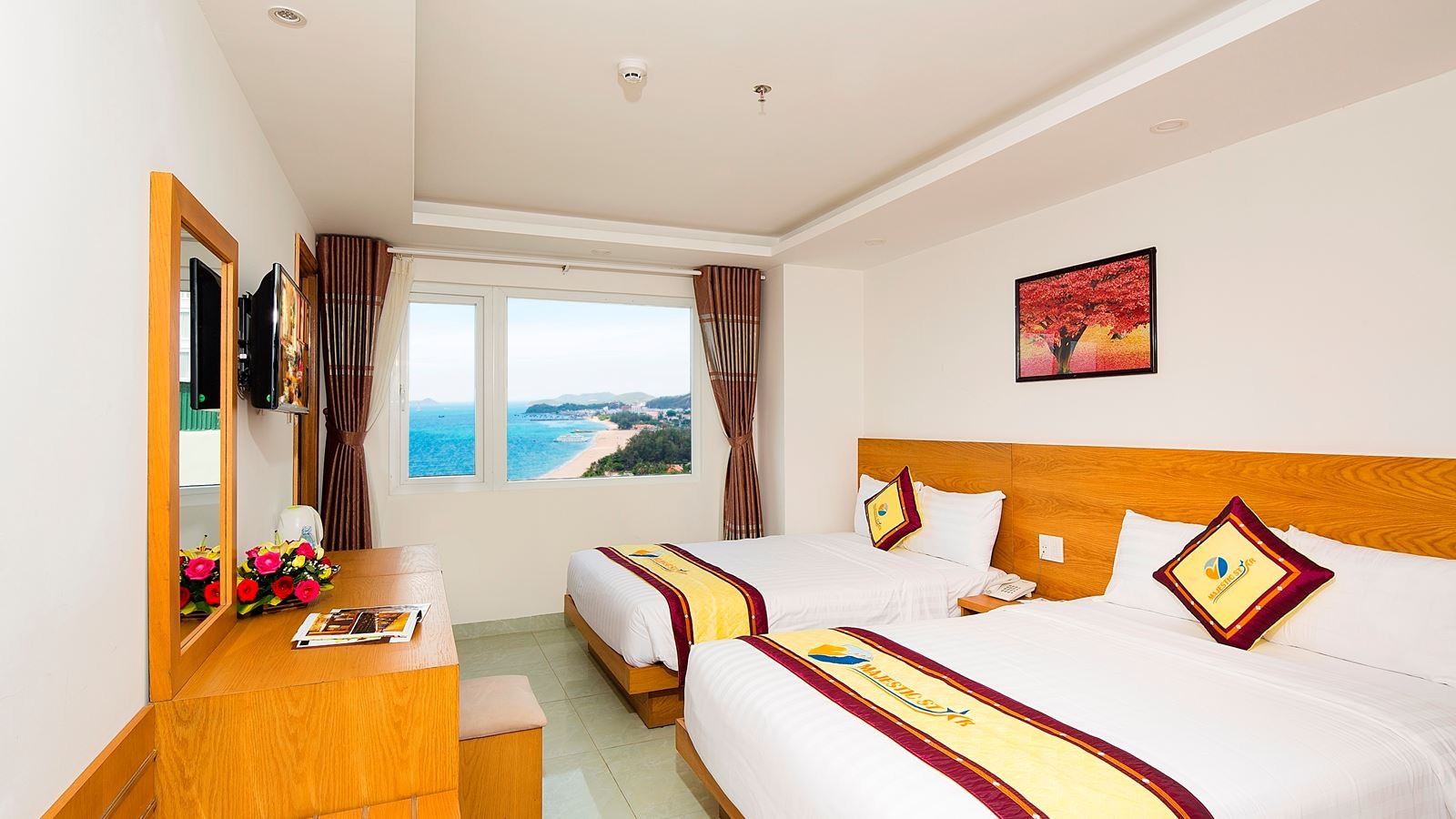 rooms-deluxe-city-view