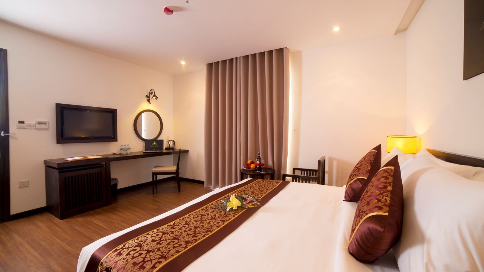 rooms-senior-deluxe-room