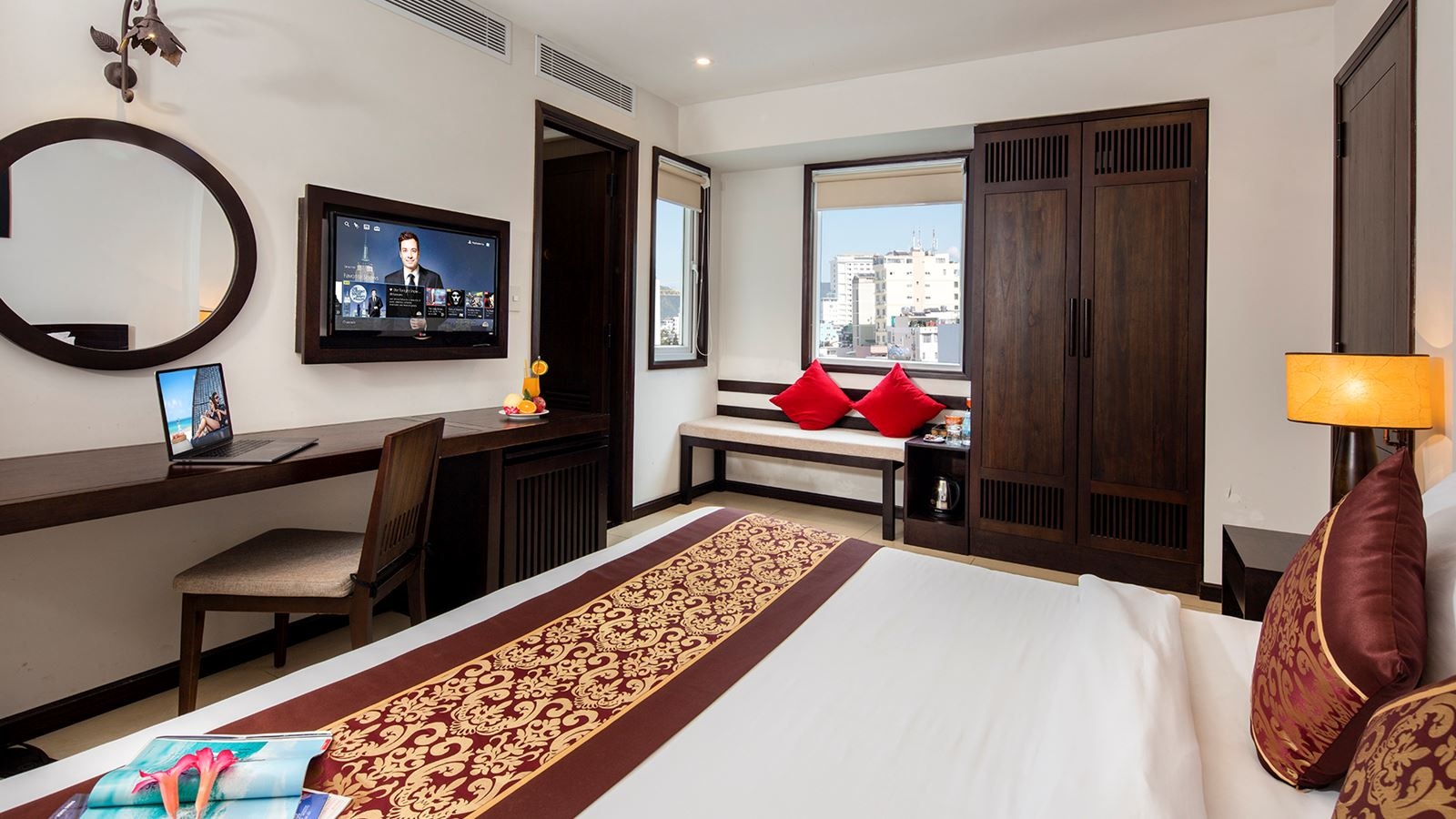 rooms-deluxe-city-view