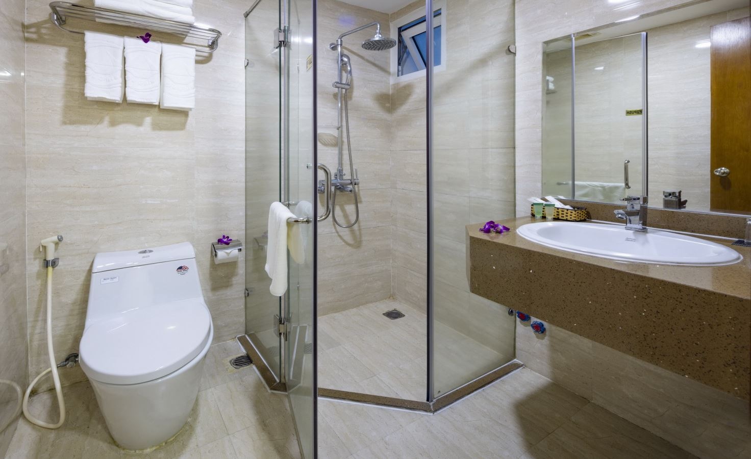 rooms-family-seaview-balcony