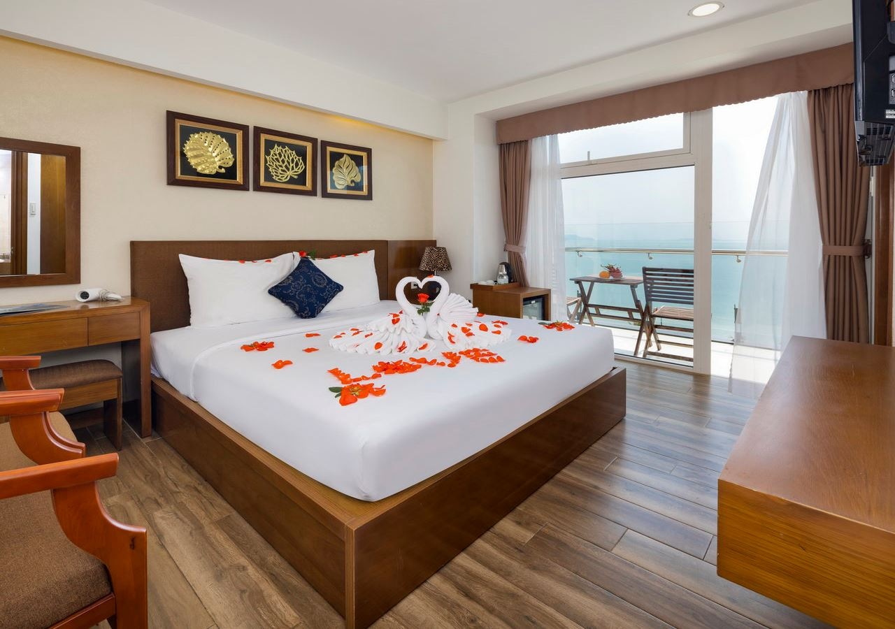 rooms-room-executive-seaview-balcony