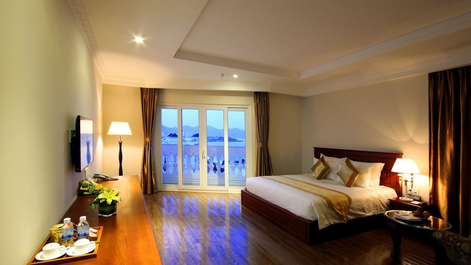 rooms-deluxe-room-sea-view-with-balcony-child-without-extra-bed