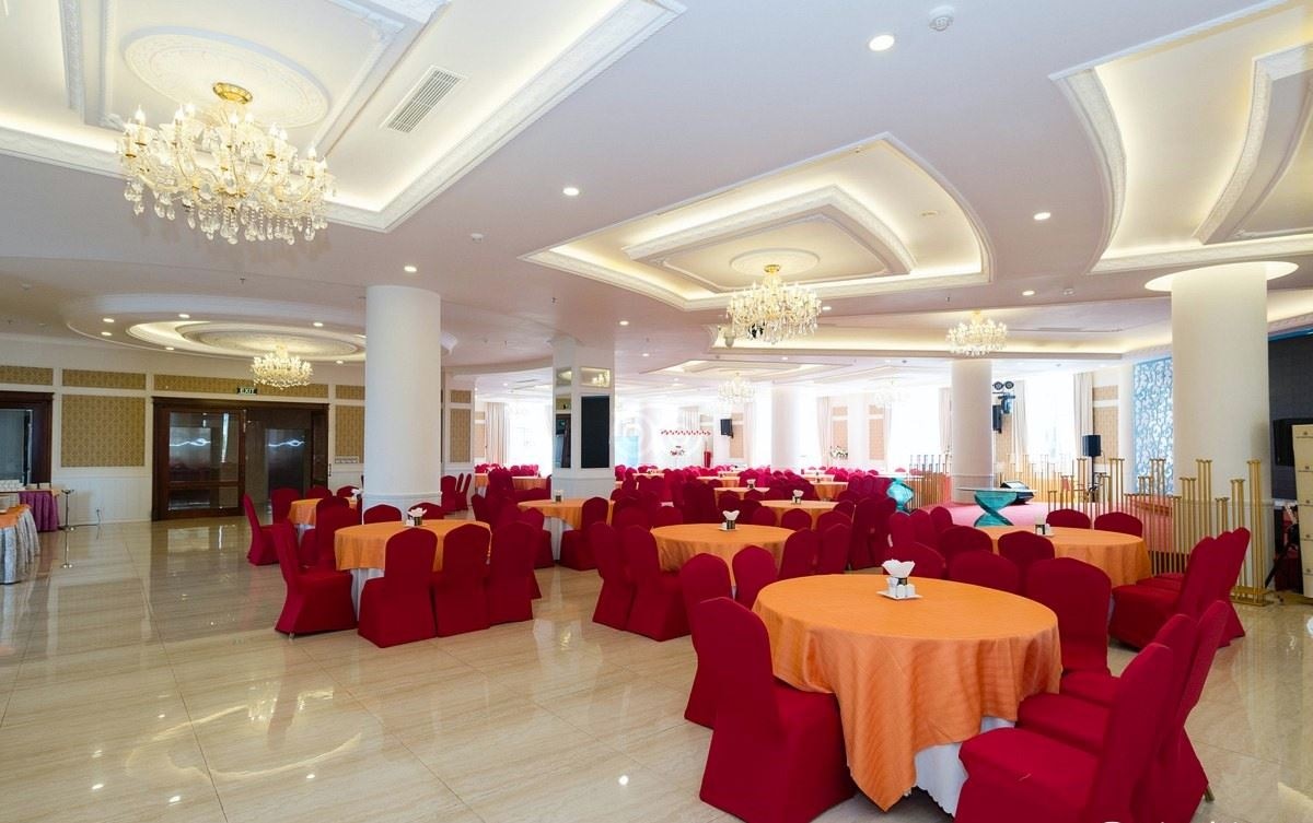 restaurants-palace-restaurant