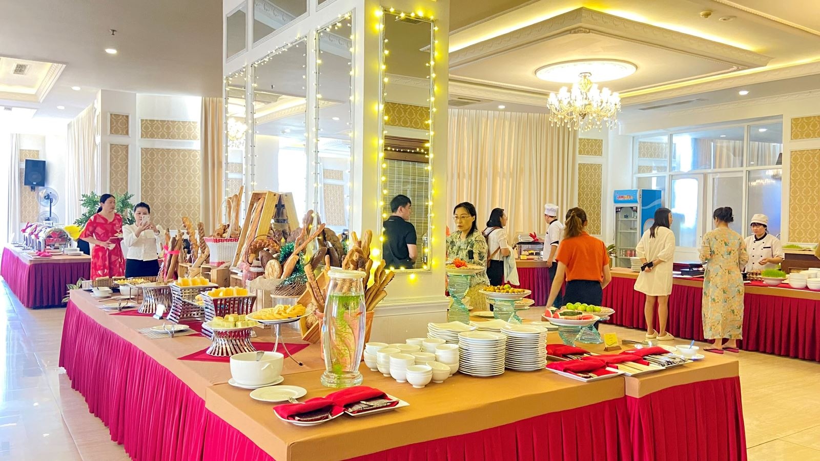 restaurants-palace-restaurant