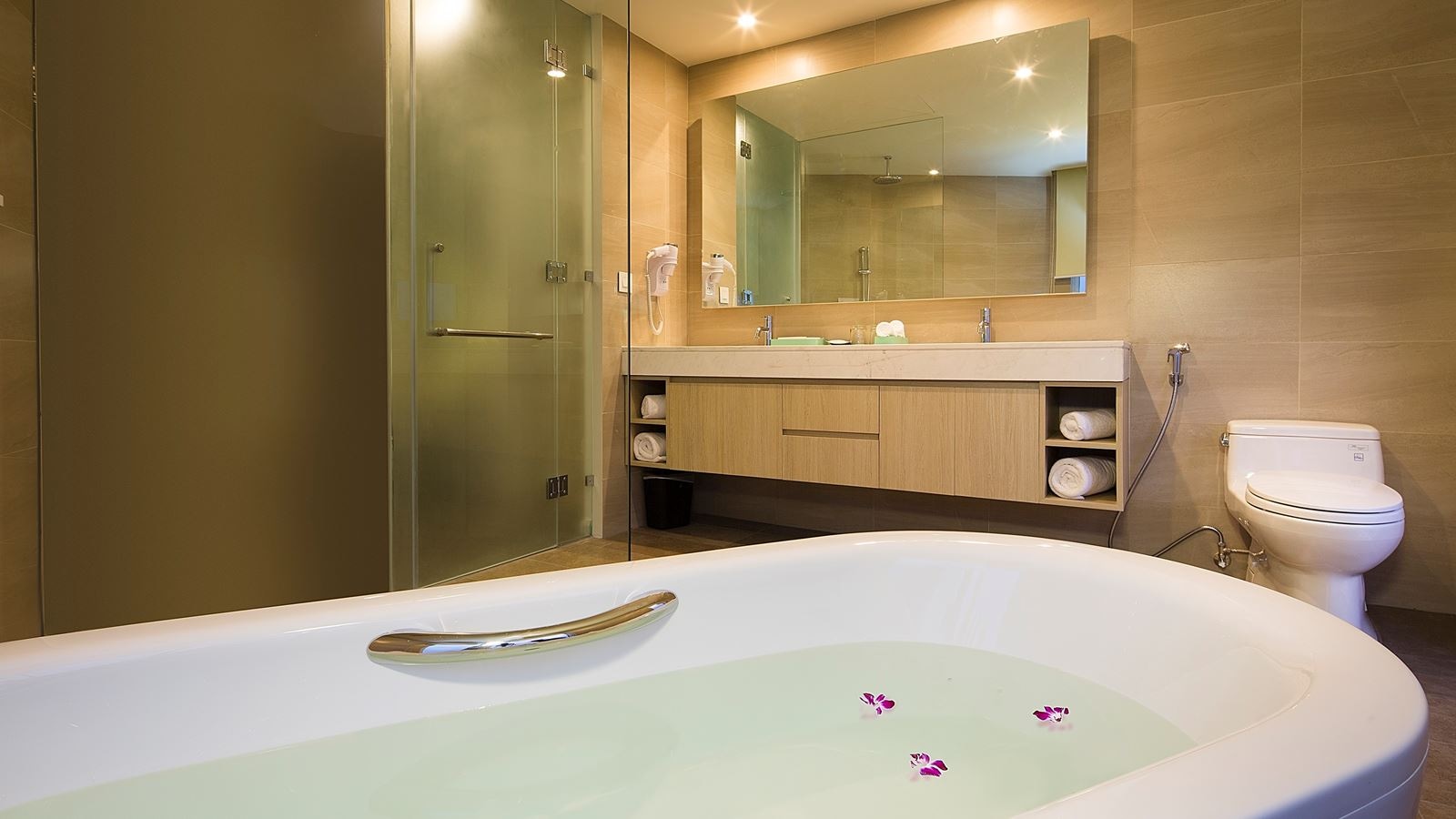 rooms-liberty-central-suite