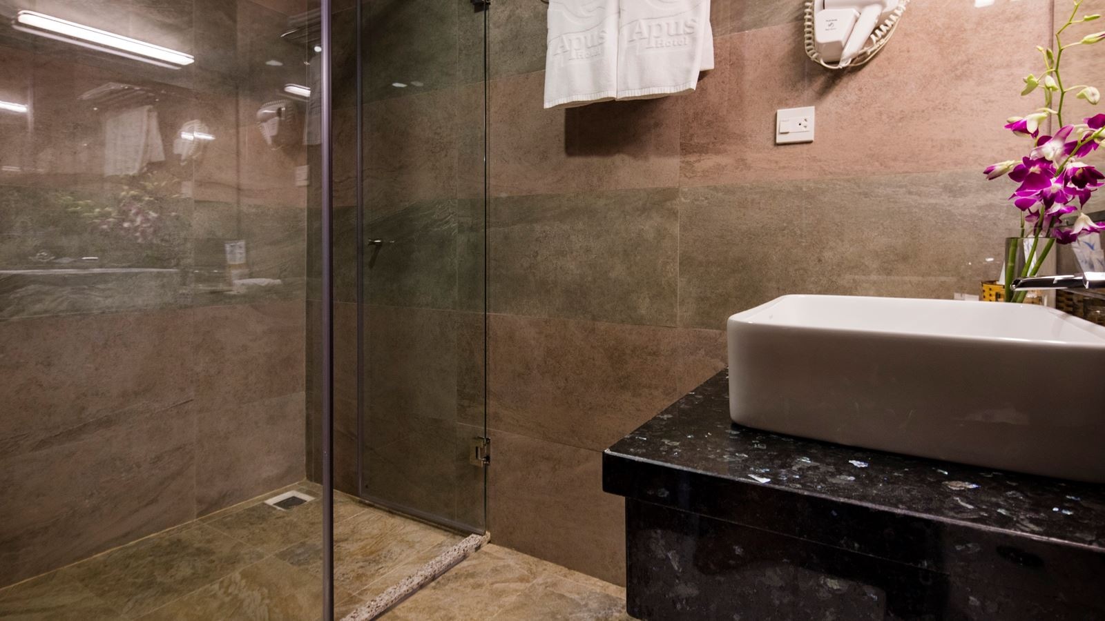 rooms-deluxe-cityview