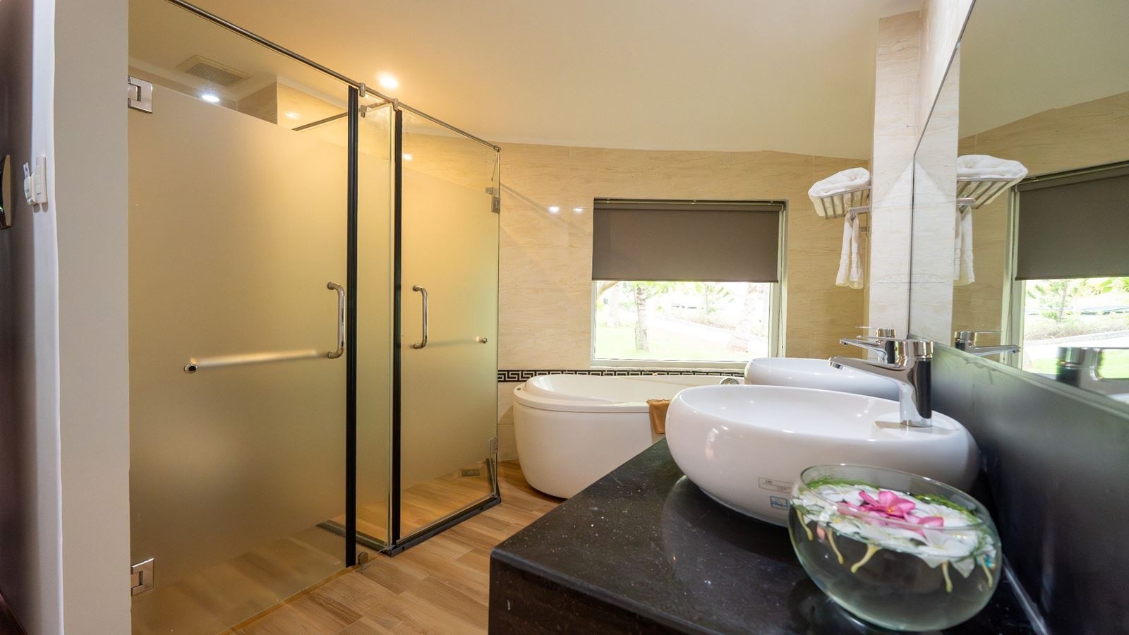 rooms-villa-garden-view