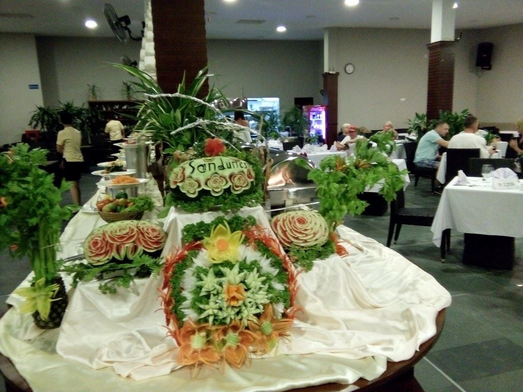 restaurants-restaurant