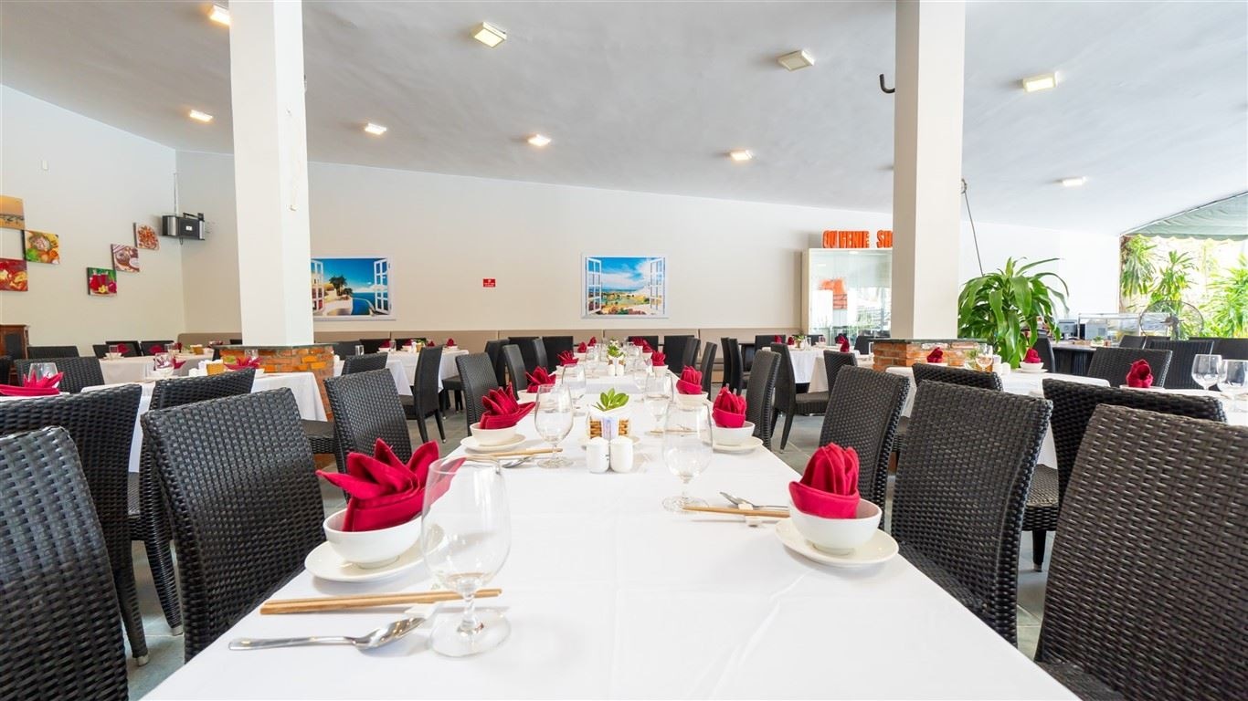 restaurants-restaurant