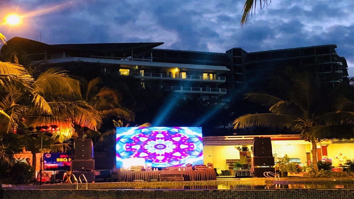 restaurants-restaurant