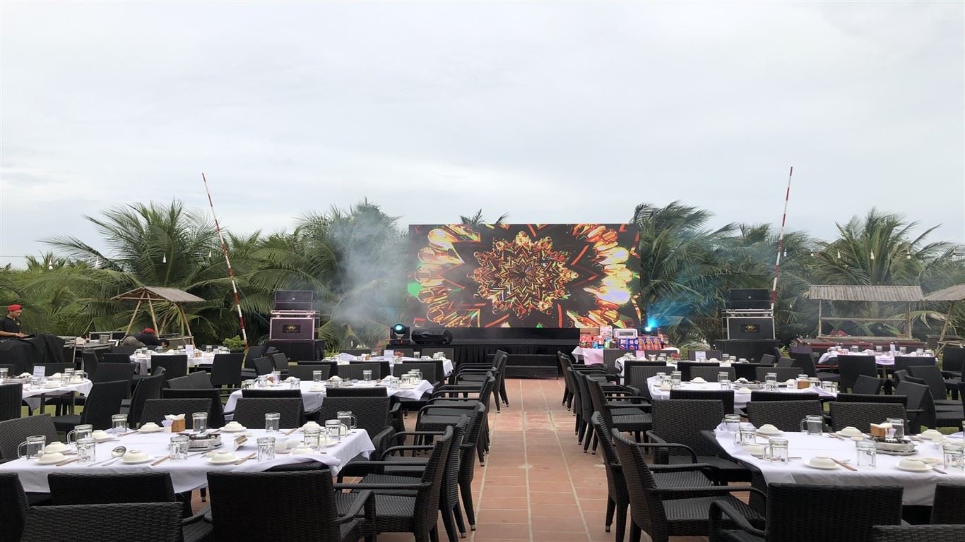 restaurants-restaurant