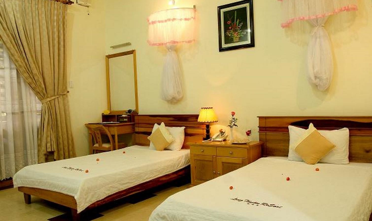 rooms-bungalow-garden-view