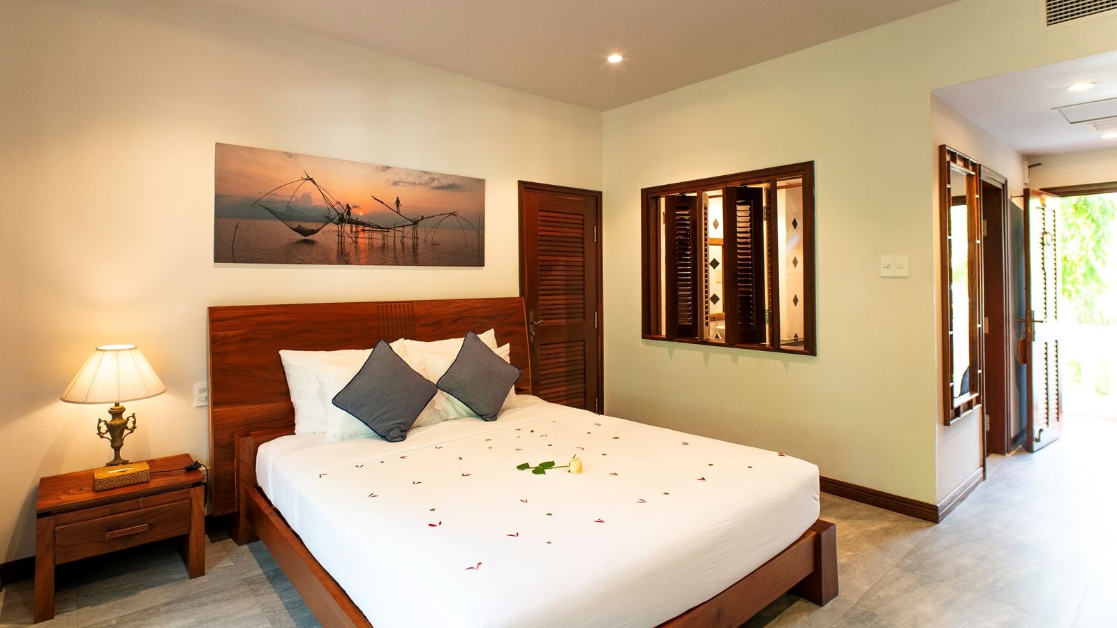 rooms-premier-deluxe-with-terrace