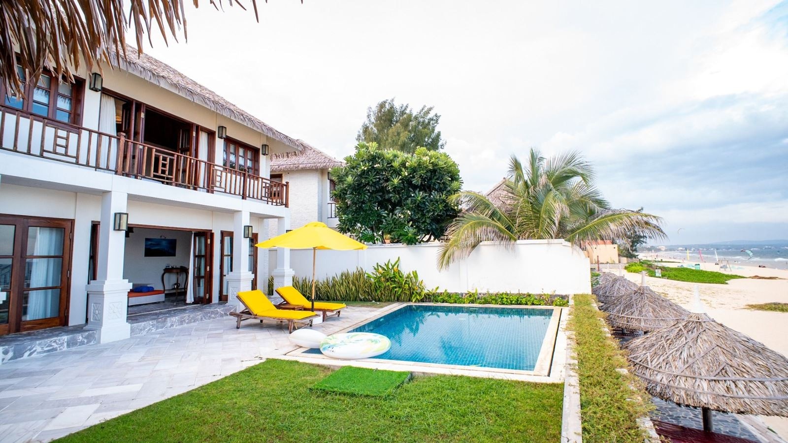 rooms-beach-front-pool-villa-child-without-extra-bed