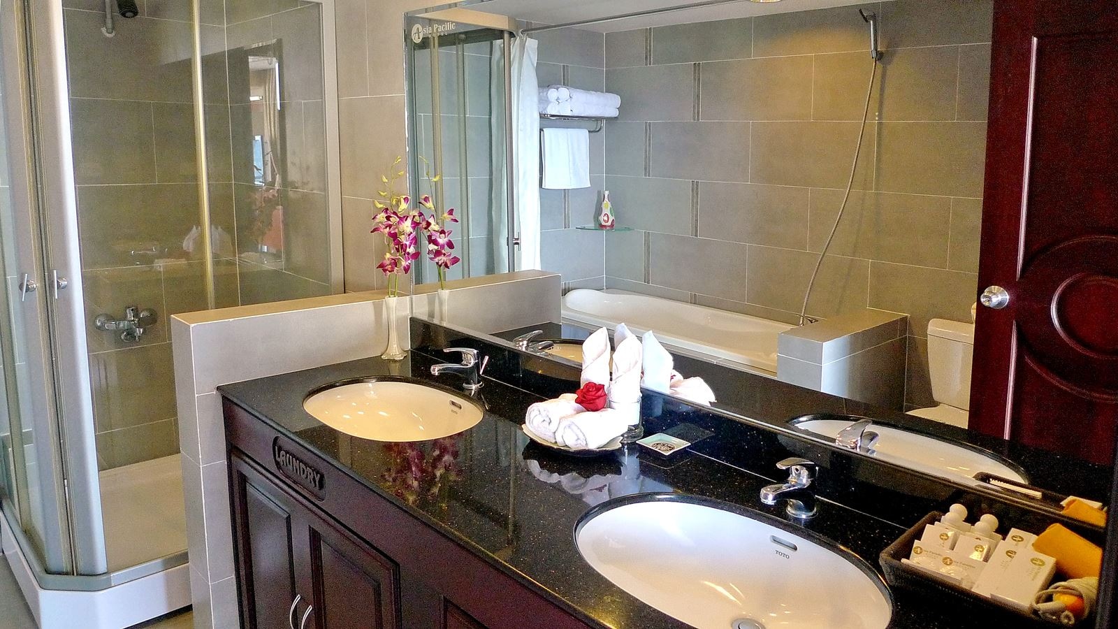 rooms-suite-seaview-double